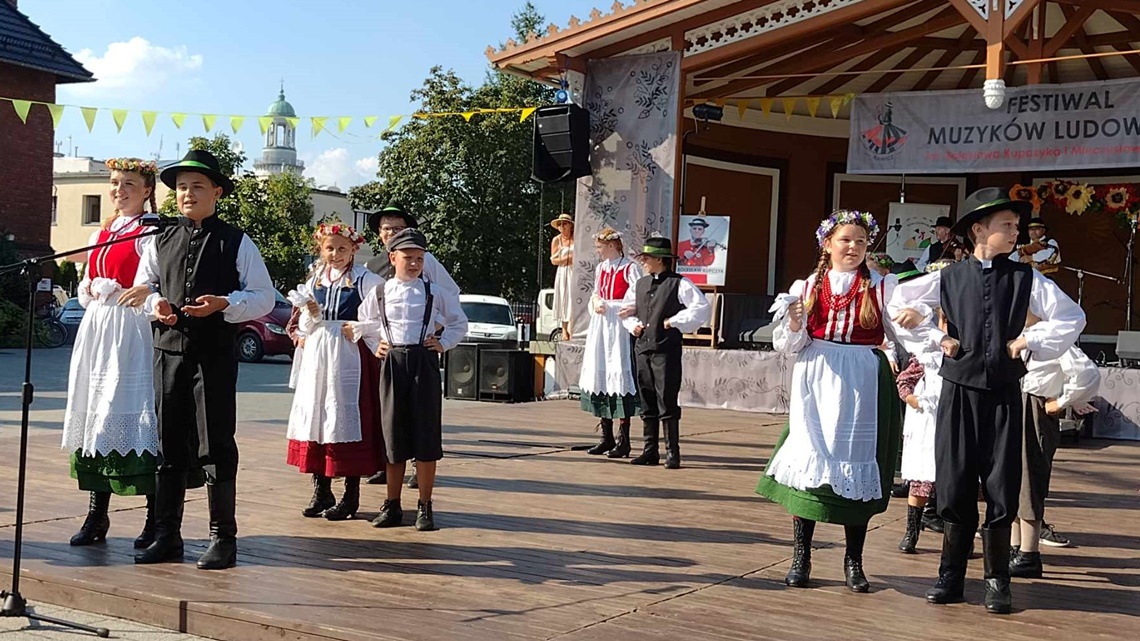 Bukówieckie Zespoły na Festiwalu Muzyków Ludowych w Rawiczu
